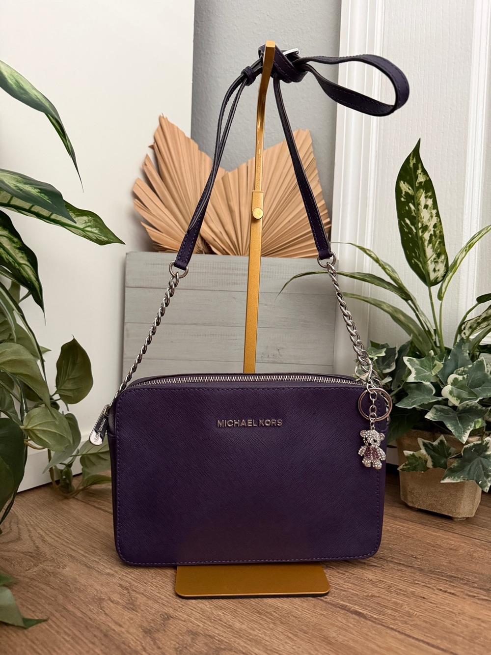 Michael Kors Jet Set Purple Saffiano Leather Crossbody Bag w/Teddy Bear Keychain - Picture 3 of 12